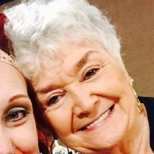 Meet your Posher, Linds